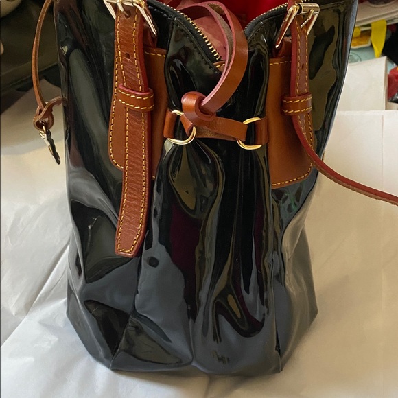 Dooney & Bourke Black Patent Leather Shoulder Handbag & Wallet EUC - Picture 12 of 14